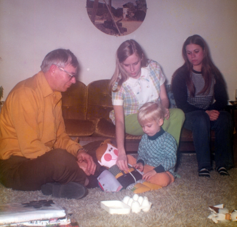 1972-12-Travis-Gramp-Mom-Pat.jpg